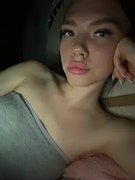 دردشة Lisaaa_Alisa الجنسية المباشرة
