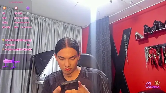 XXX chat uživo modela Almaazz