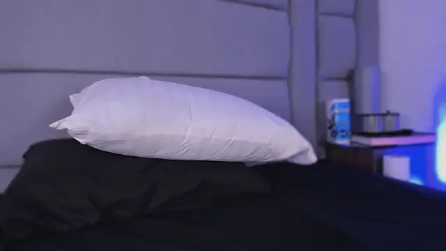 Czat XXX na żywo – Kendall__evanss