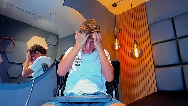 fhilip_ken – Naživo XXX chat
