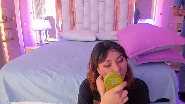 Czat XXX na żywo – Goldentemptation_