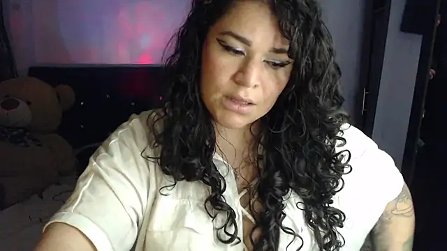 Chatroom XXX en direct de ANGELIQUE_KLANE