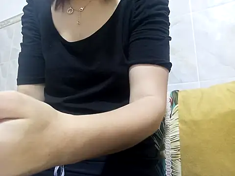 Sellena2 Adlı Modelin Canlı XXX Sohbeti