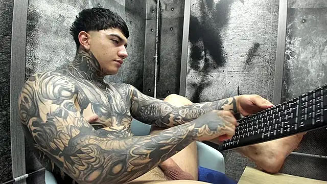 Chat +18 de Gury_tattoo ao vivo