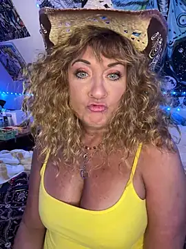 SuzyCatzz – Live XXX-chat