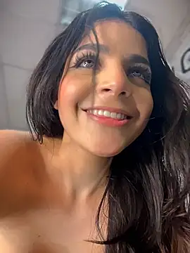 Chat XXX en directo de ArieliciousXXX