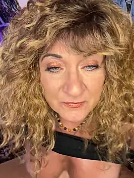 SuzyCatzz – Naživo XXX chat