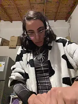 Poison_Ivy_29's Live XXX Chat