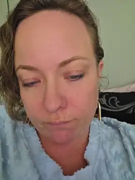 julimonroe's Live XXX Chat