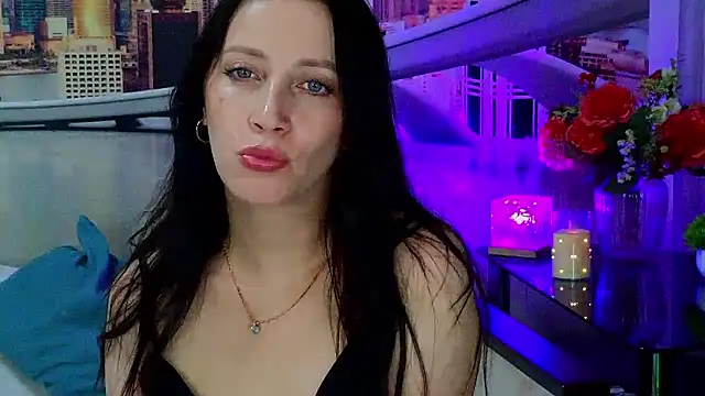 Chatroom XXX en direct de MonicaSweetx