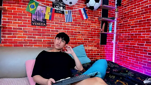 Hoot_boyss_ live XXX chat