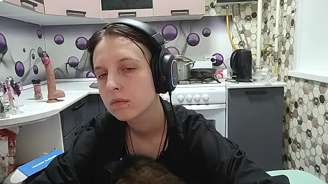 Saranade élő XXX-chatje