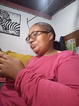 YELLOW_BONE's Live XXX Chat