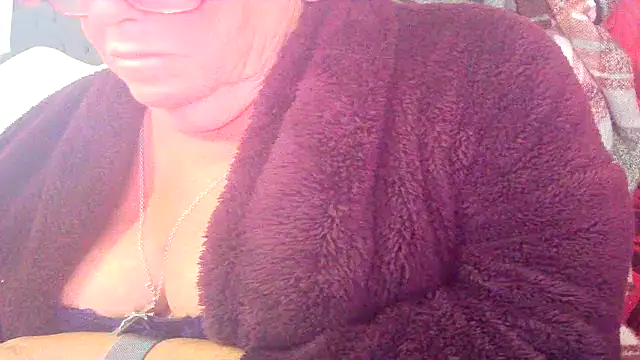 Chat +18 de Playful_MILF_Demi ao vivo
