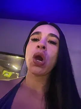 Chatroom XXX en direct de RoseOnYou
