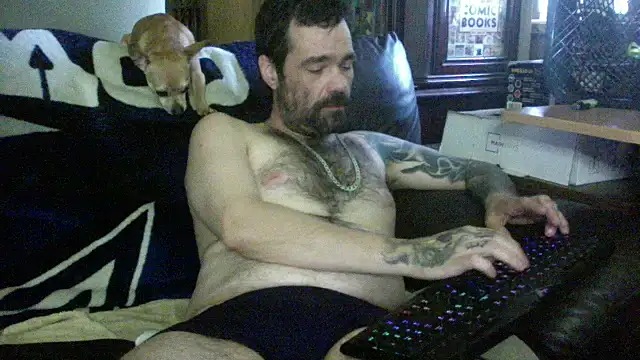 Chat XXX en directo de KinkyTOMan