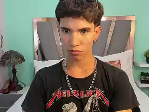 Zeus_Pire webcam show