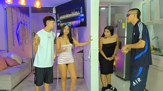 Онлайн чат XXX stangirls_
