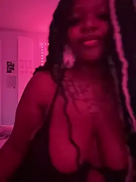 Nyla_xox Adlı Modelin Canlı XXX Sohbeti