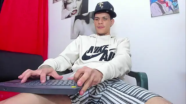 big_hot_boy_'s Live XXX Chat