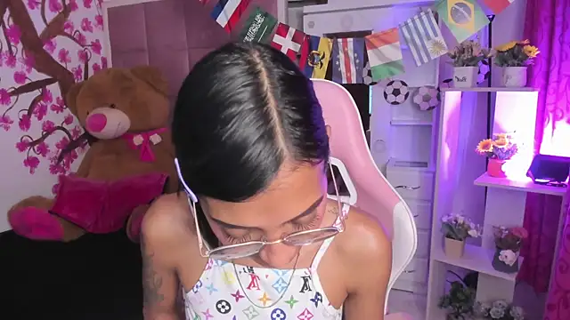 KarlaSlutSkinny__ Live XXX-Chat