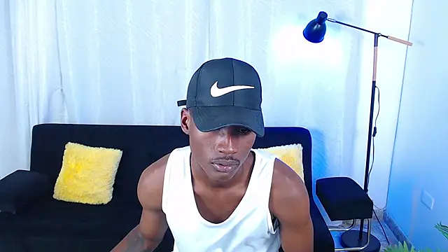 alexaandro18 Show Webcam