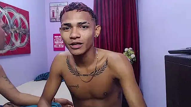 black_twinks 现场XXX聊天