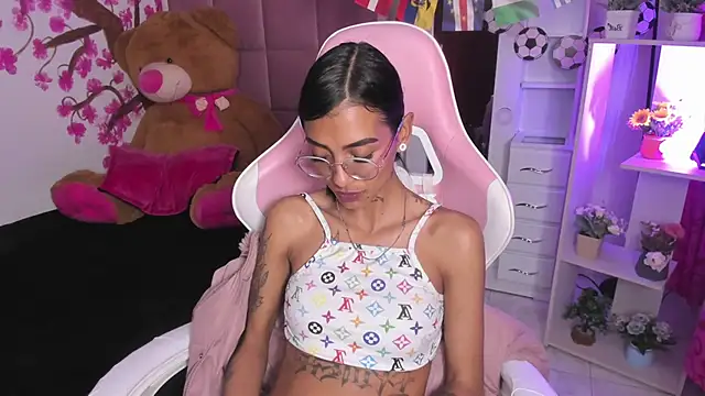 KarlaSlutSkinny__のライブXXXチャット