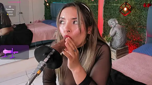 Kiaraa88のライブXXXチャット