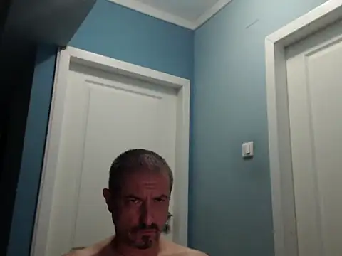 Chat XXX en directo de MisterFaithRO