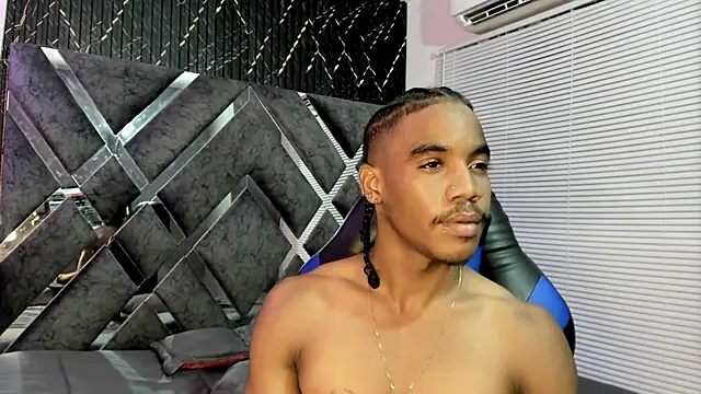 Chat +18 de axel_silva4 ao vivo