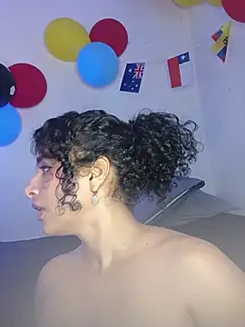 Alizon_1's Live XXX Chat