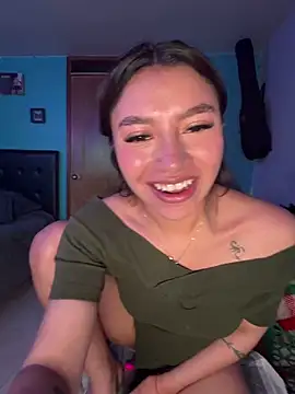 CocoaGigiMuse's Live XXX Chat