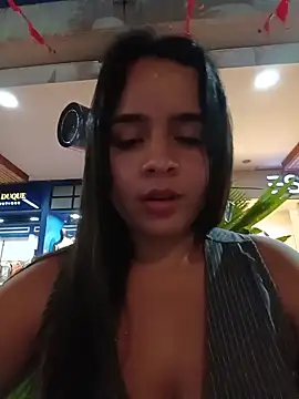 XXX chat uživo modela Julieth_hot-69