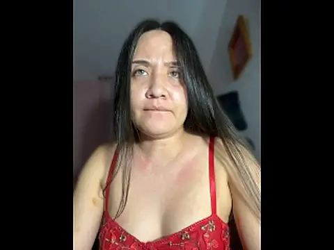 XXX chat uživo modela Melody_Fox26