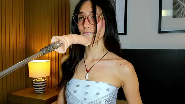 doll_bella_'s Live XXX Chat