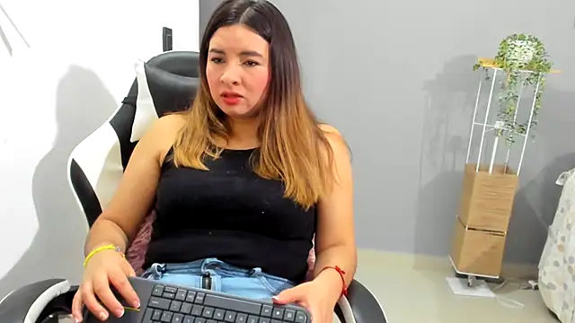 __Emma__11__Lecat_'s Live XXX Chat