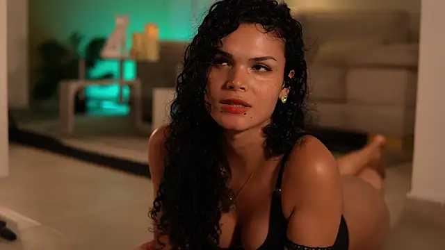 GiaFaaris' Live XXX Chat