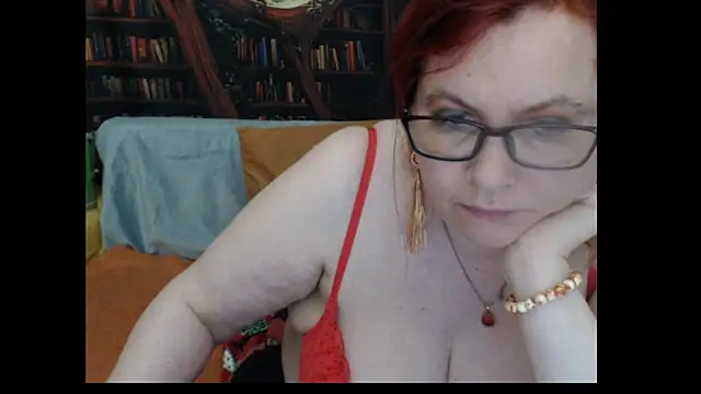 PlayfullMature Chat XXX live
