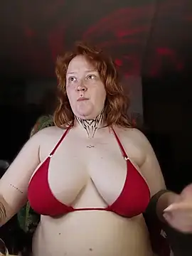 Show modela CURVYSAKURA na web-kameri