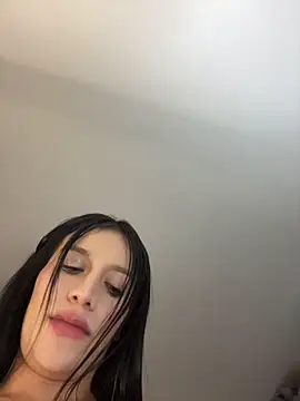 Emmily_19's Live XXX Chat