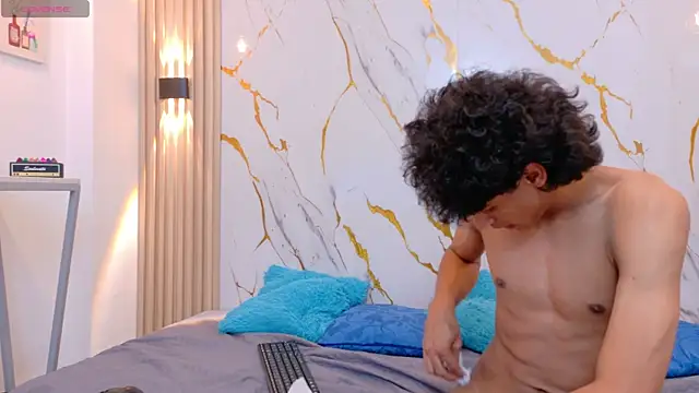 Zayn_Fox32 Live XXX-Chat