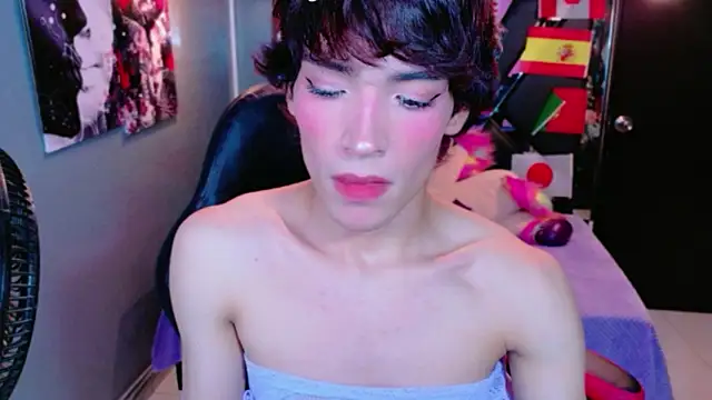 Chatroom XXX en direct de AlecciaNova