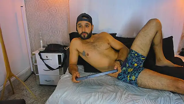 Mike333_ লাইভ XXX চ্যাট