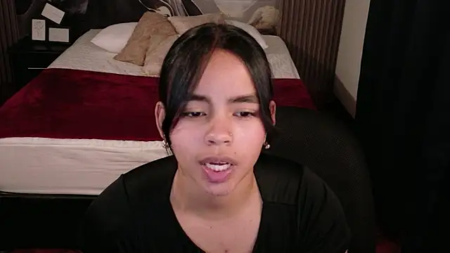 SofiaMante_ Adlı Modelin Canlı XXX Sohbeti