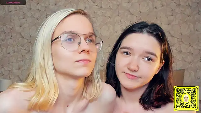 XXX chat uživo modela KarinStfleur