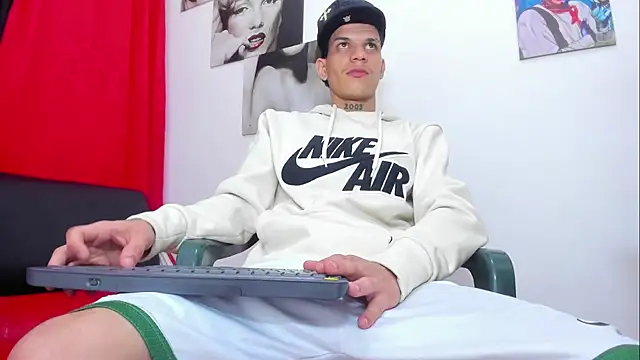 big_hot_boy_: απευθείας συνομιλία ΧΧΧ