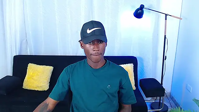 XXX chat uživo modela alexaandro18
