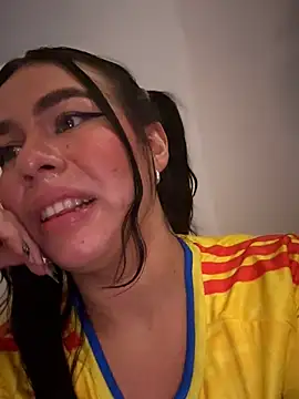 Онлайн чат XXX TessaCooper1
