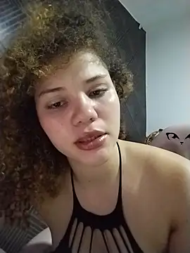 RoouseSiren's Live XXX Chat
